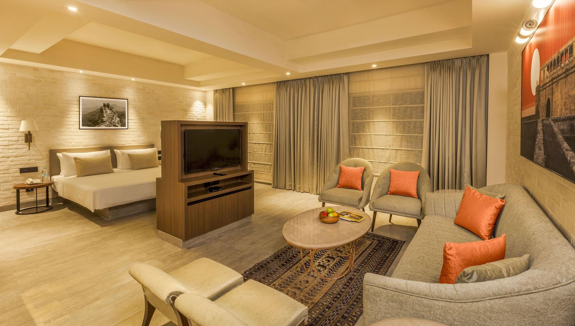 Lemon Tree Premier Center 5*
