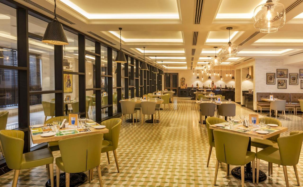 Lemon Tree Premier Center 5* Pune
