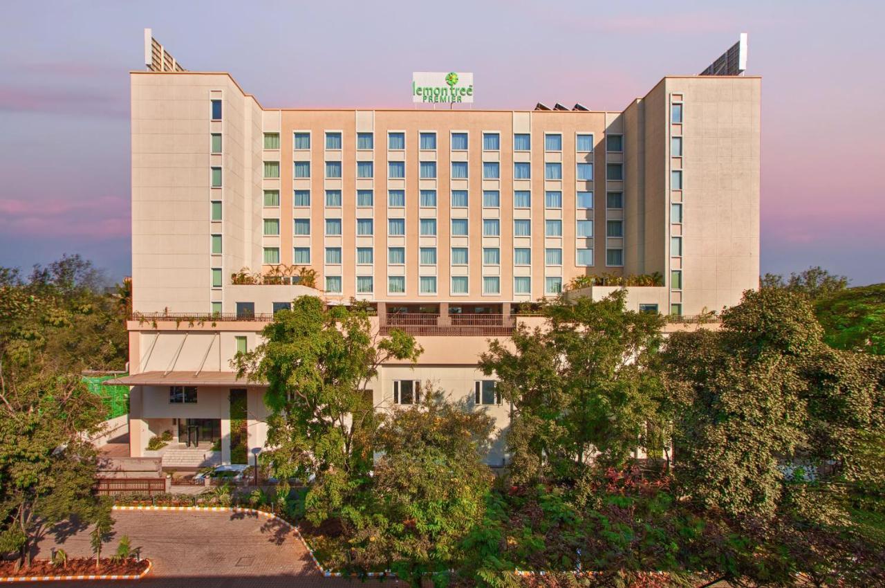 Lemon Tree Premier Center होटल Pune