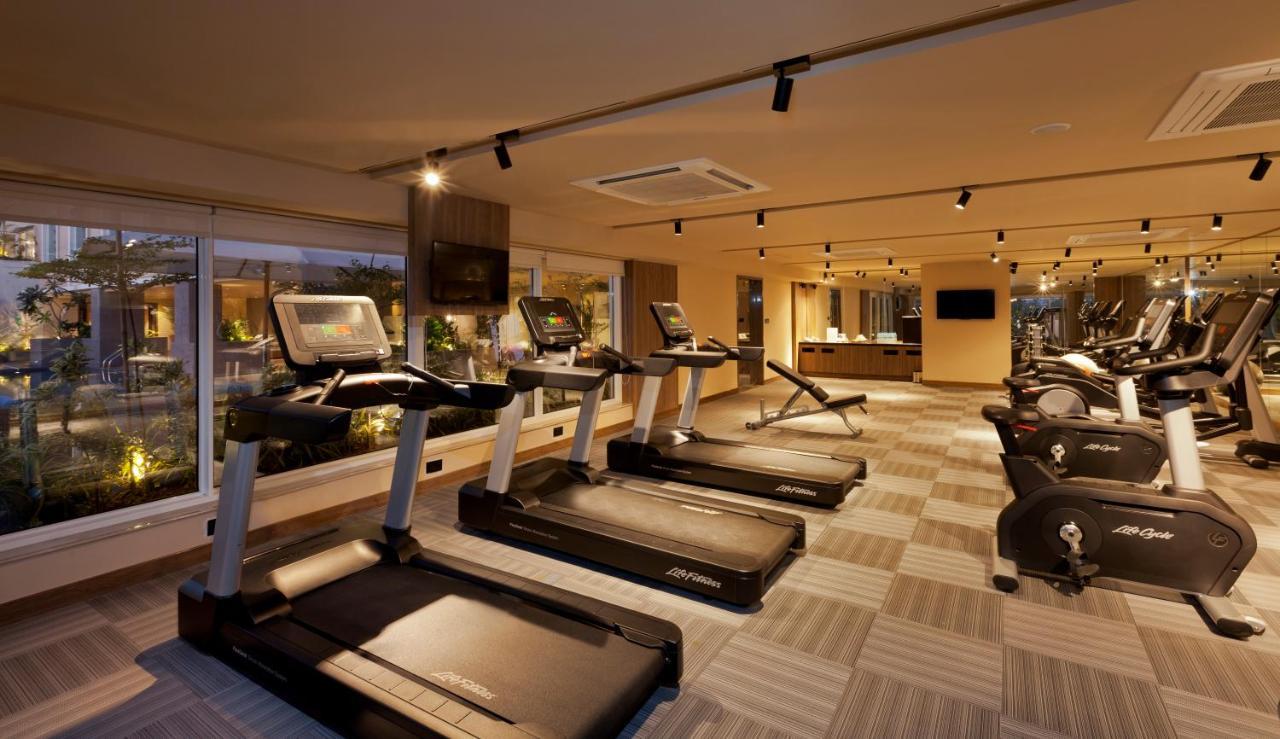 होटल Lemon Tree Premier Center Pune